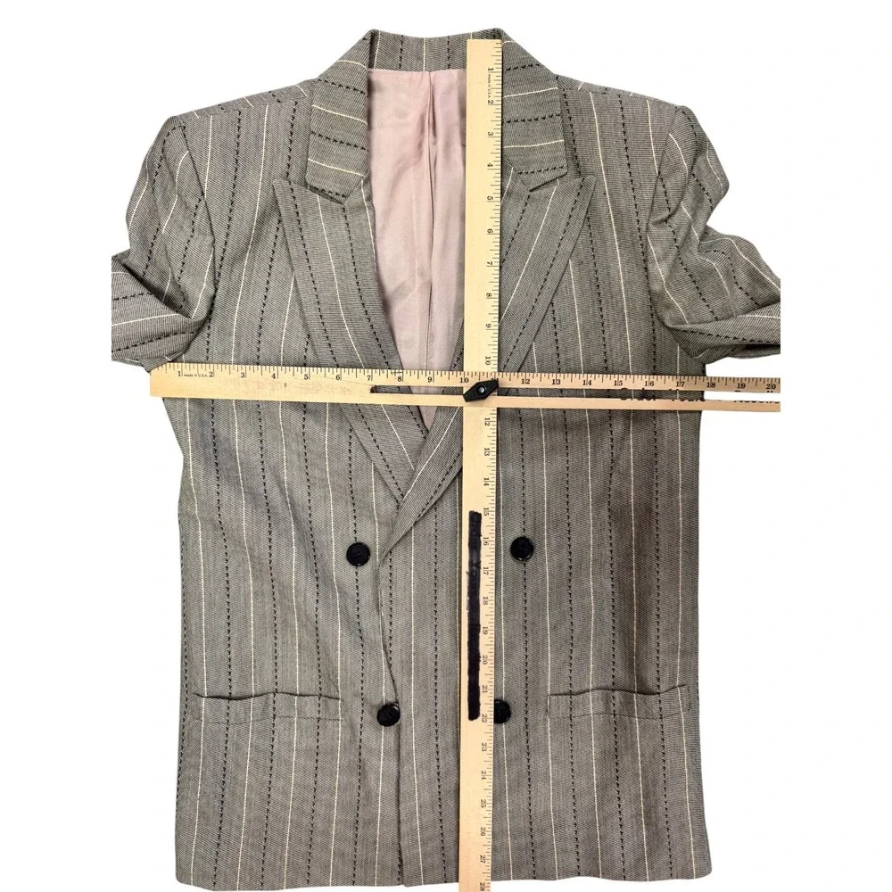 Tahari Women's Gray Pinstripe Double Breasted Blazer 100% Wool Vintage Style - Picture 3 of 6